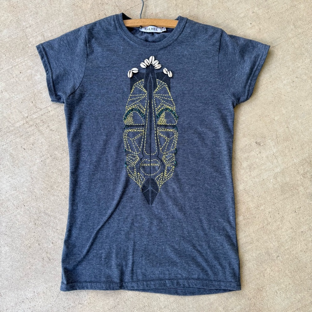 SALYEL 
Gray T-shirt with African tribal face design, Hand embroidery & Beadwork